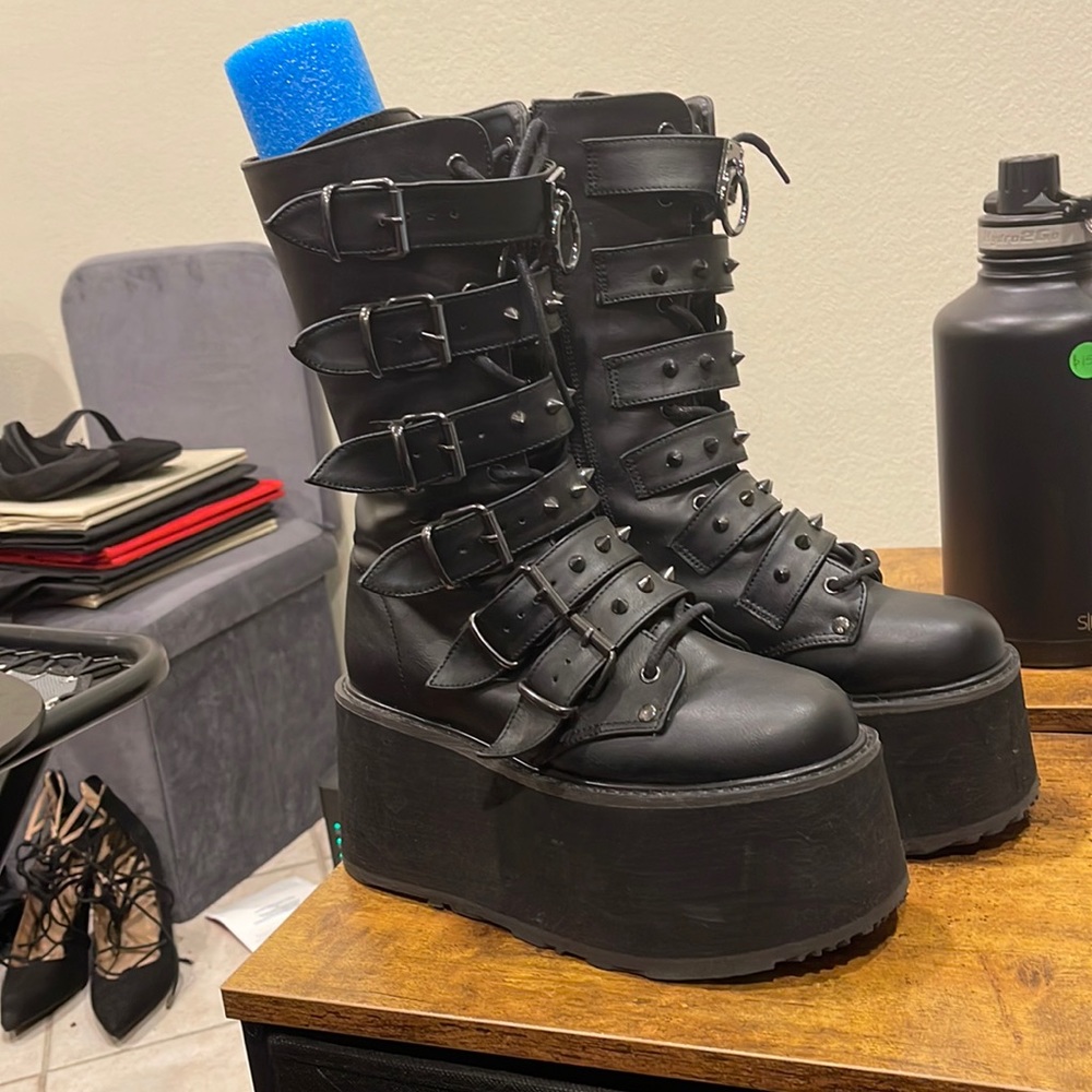 Demonia platform boots